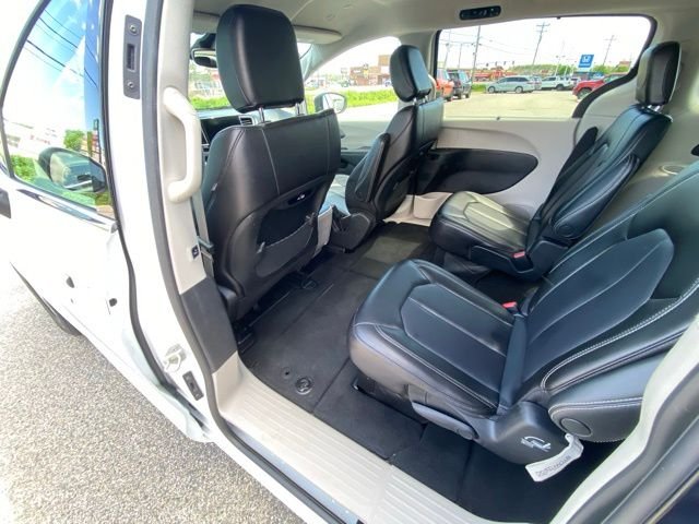 Used 2023 Bright White Clearcoat Chrysler Touring L image 46
