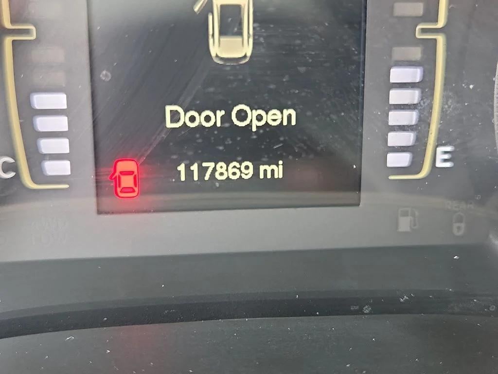 Used 2014 Gray Jeep Latitude image 33
