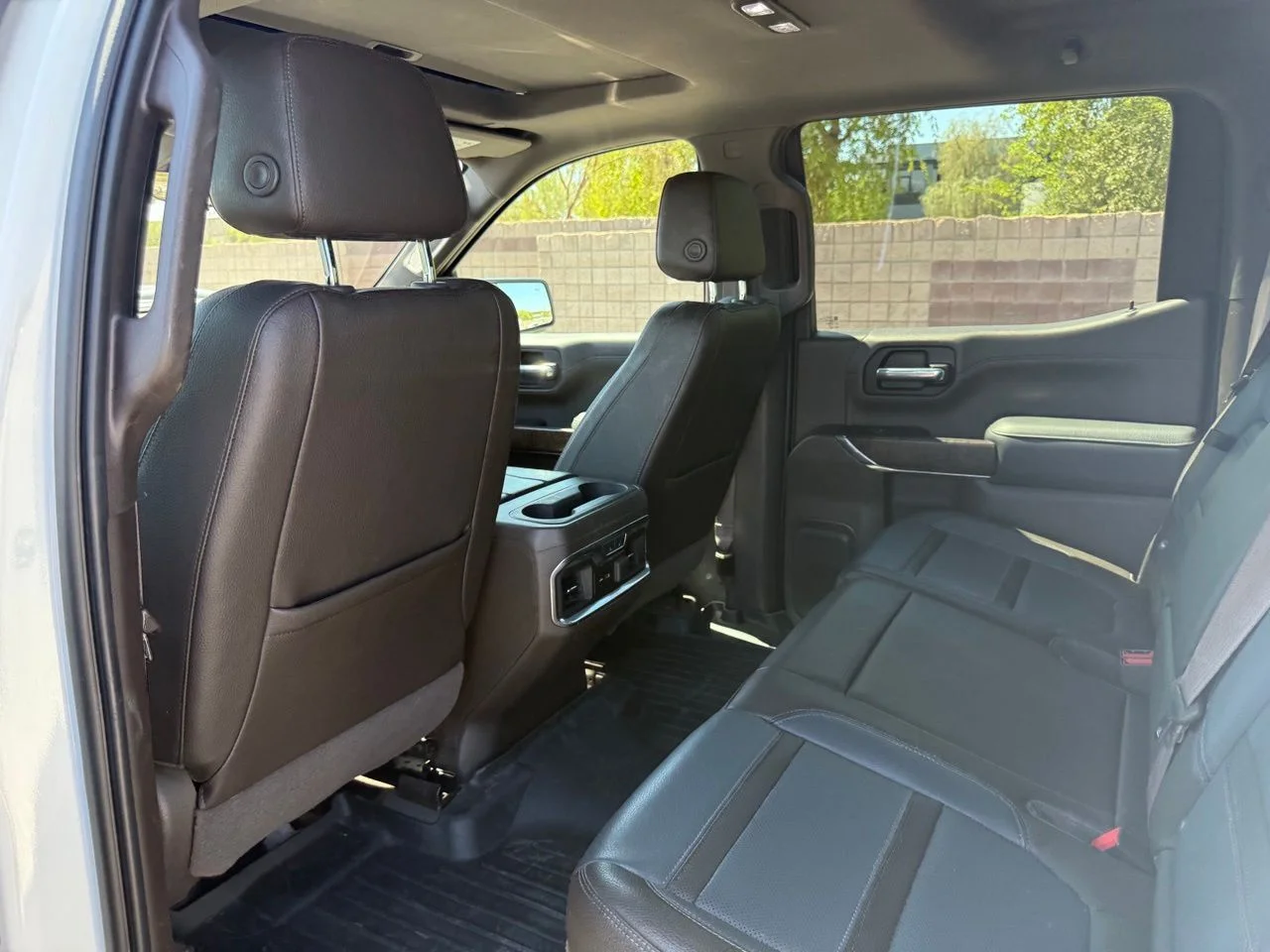 Used 2019 White Frost Tricoat GMC Denali image 12