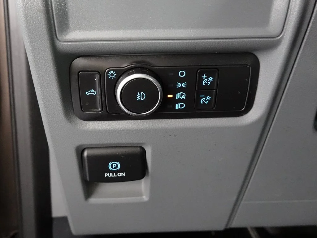 Used 2022 Gray Ford XL image 18