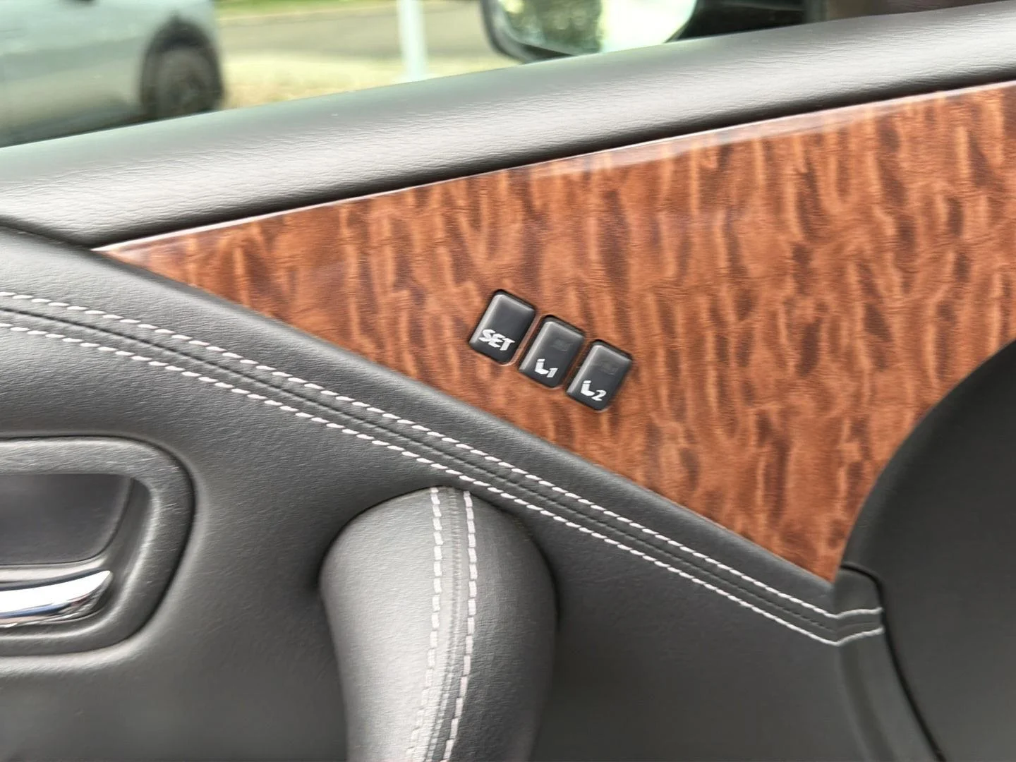 Used 2017 Forged Copper Nissan Platinum image 17