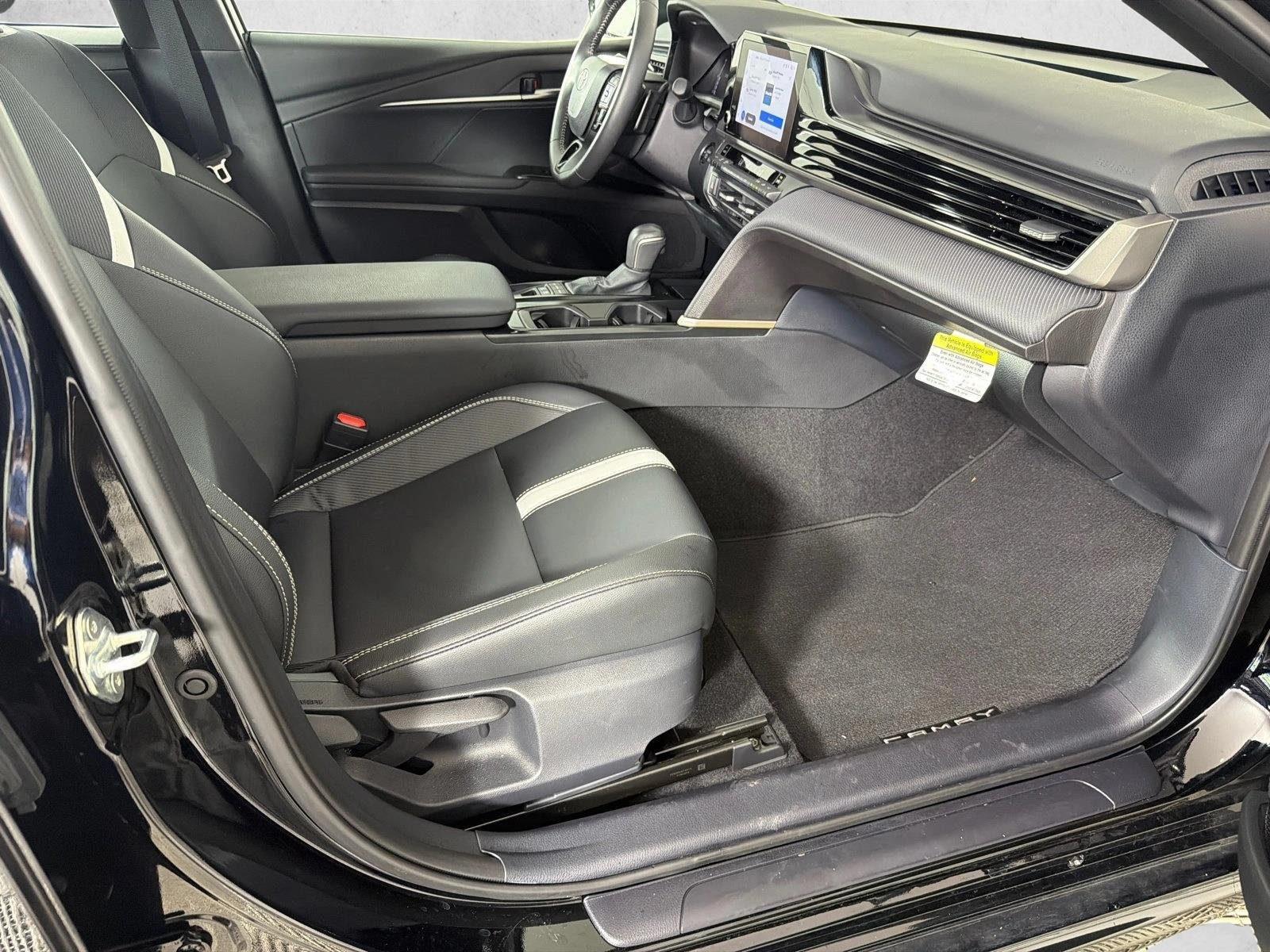 Used 2025  Toyota SE image 13