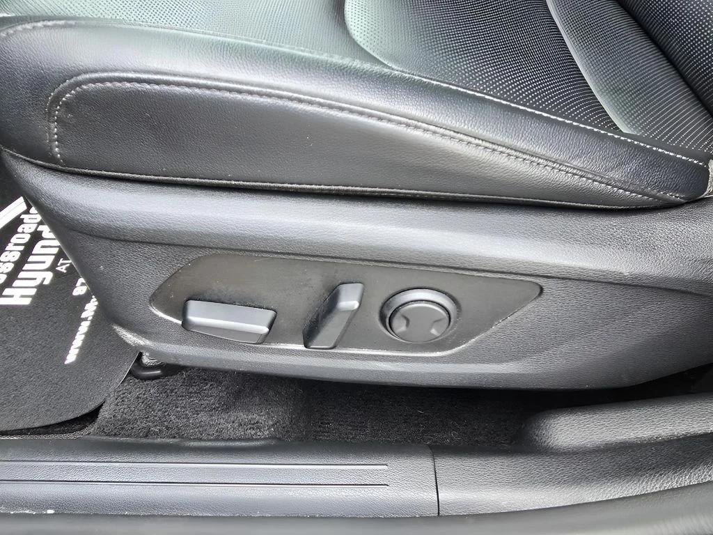 Used 2024 Gravity Gray Kia EX image 24