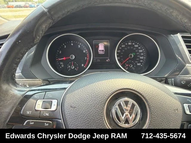 Used 2018 White Volkswagen 2.0T SE image 15