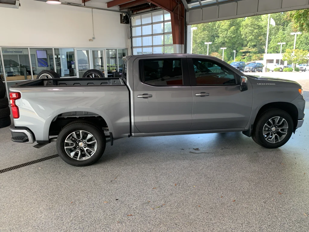 2026 Chevrolet Silverado 1500 LT - Photo 10