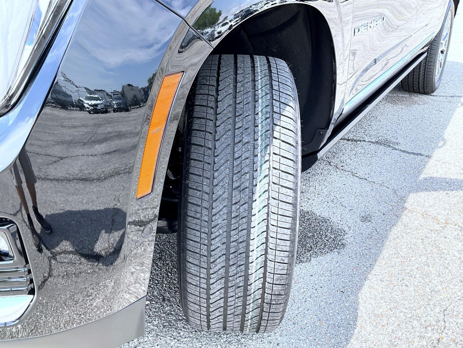 2026 GMC Yukon XL Denali - Photo 26