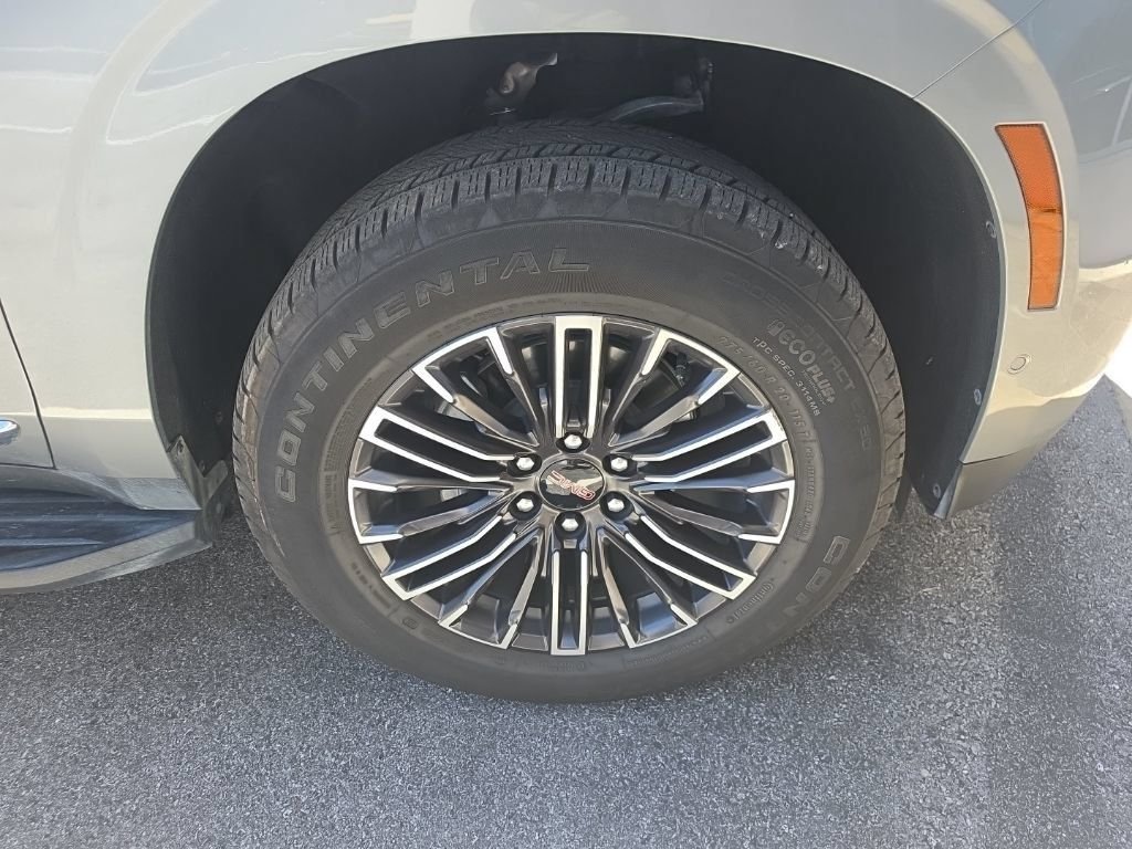 Used 2025 Silver GMC Elevation image 18