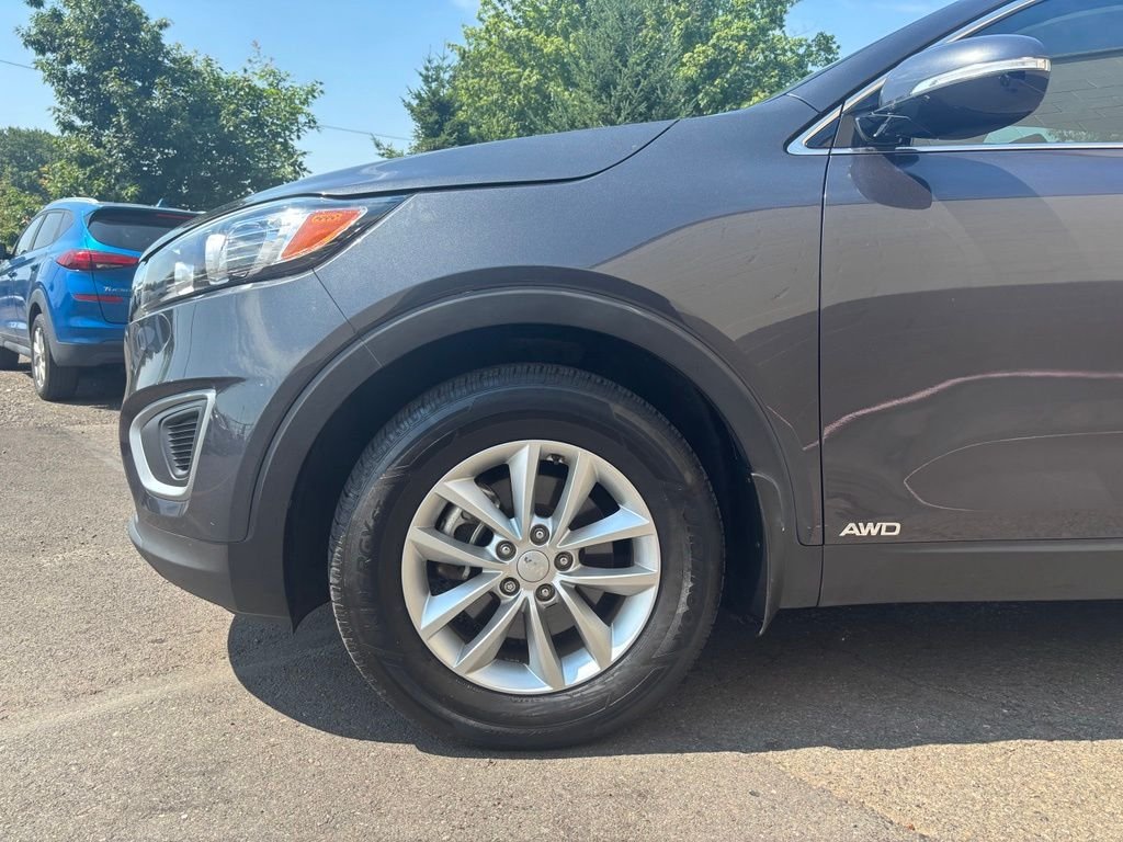 Used 2018 Platinum Graphite Kia LX image 7