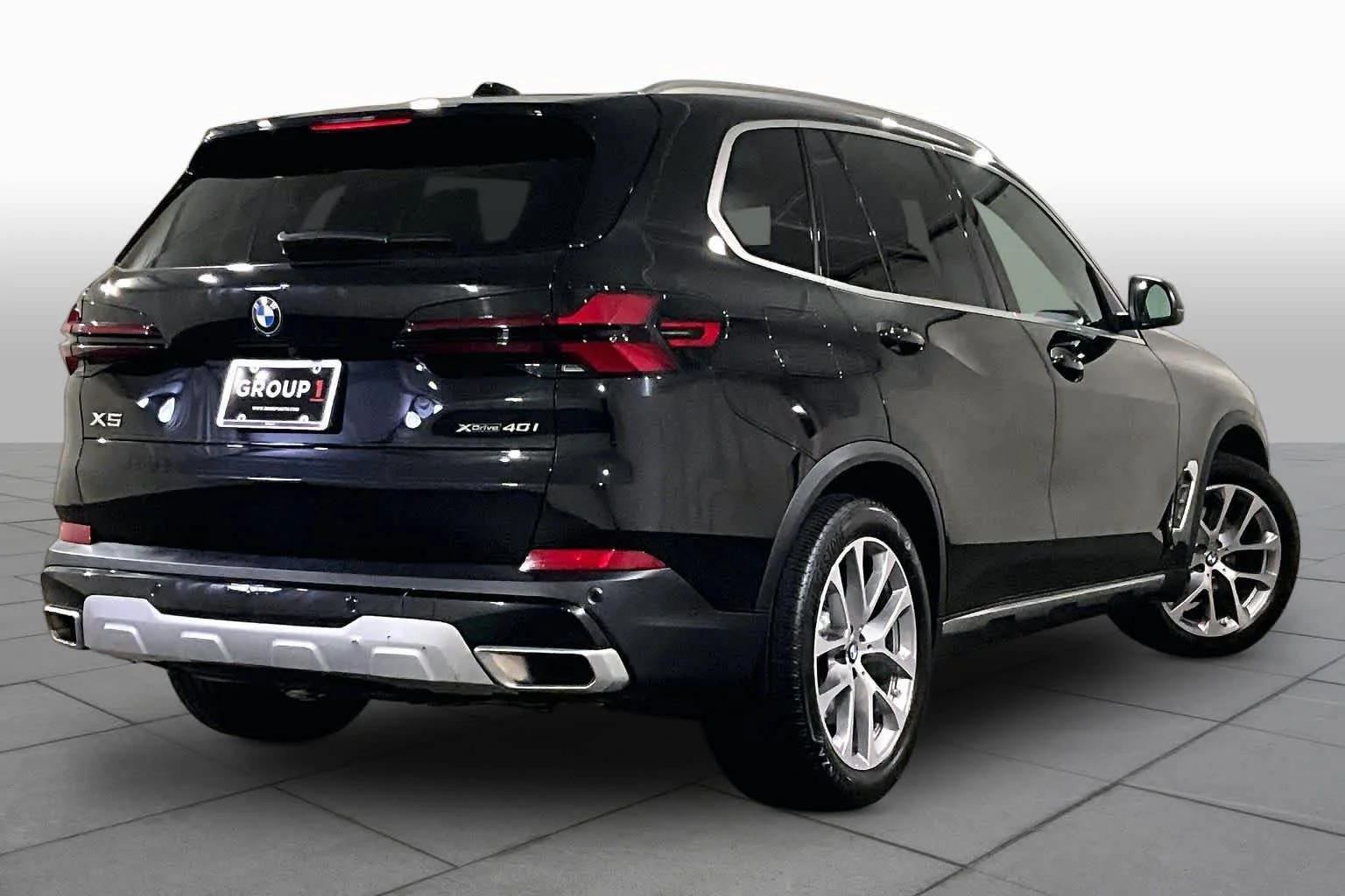 Certified Used 2024 Black Sapphire Metallic BMW xDrive40i image 12