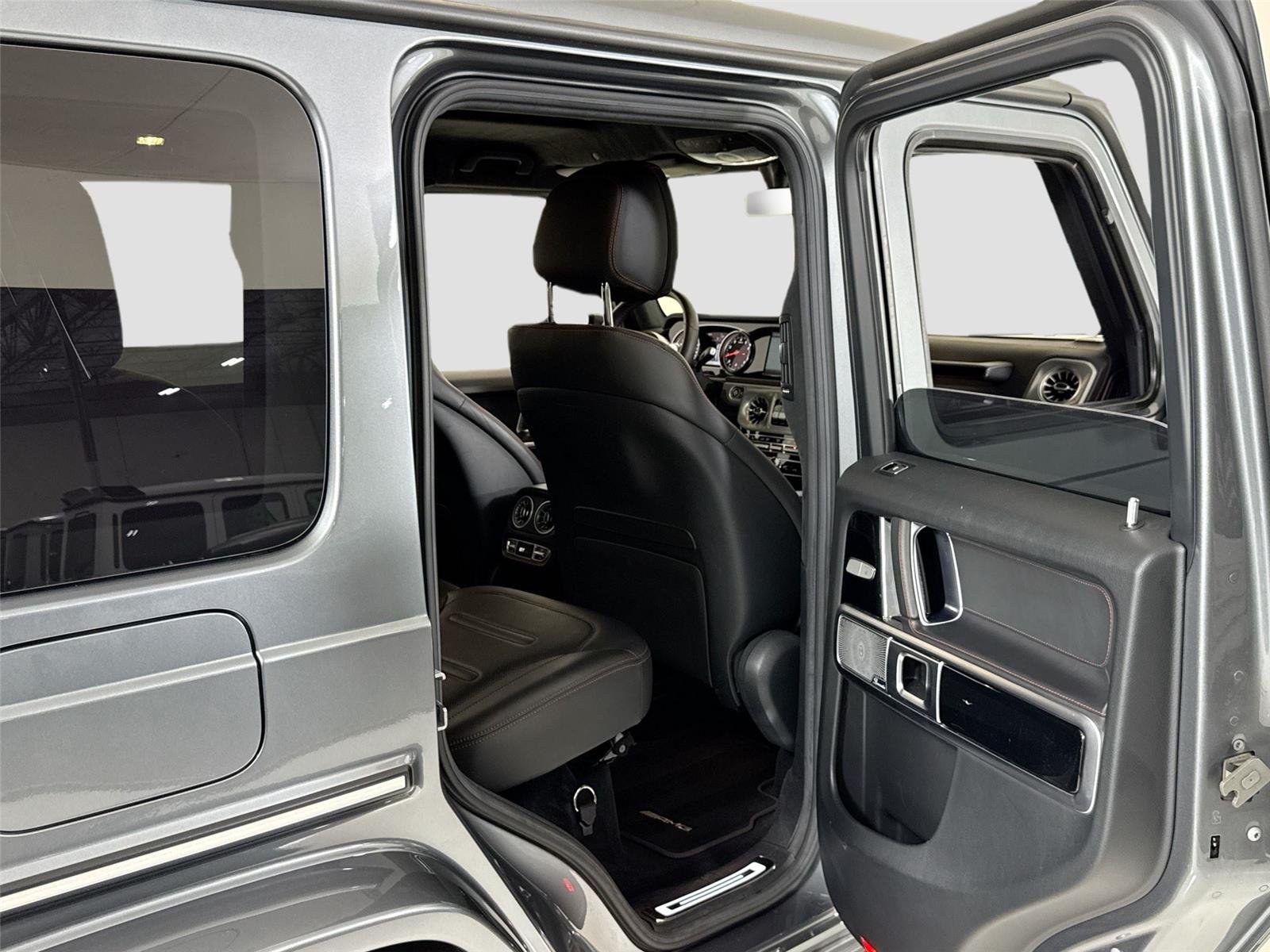 Used 2020 Selenite Grey Metallic Mercedes-Benz G 550 image 30