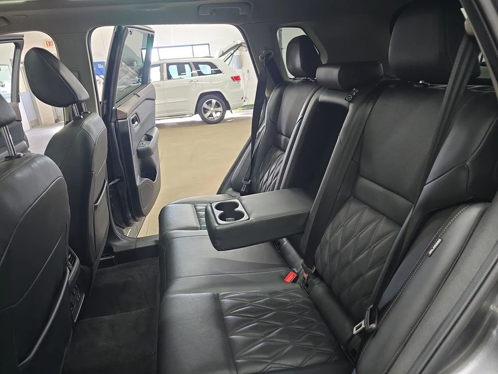Used 2023 Gray Nissan Platinum image 14