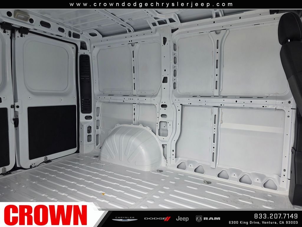 New 2026 Bright White Clear-Coat Exterior Paint RAM Low Roof image 14