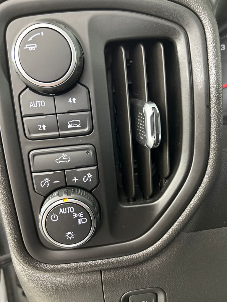 Used 2019 Silver Chevrolet Custom image 14