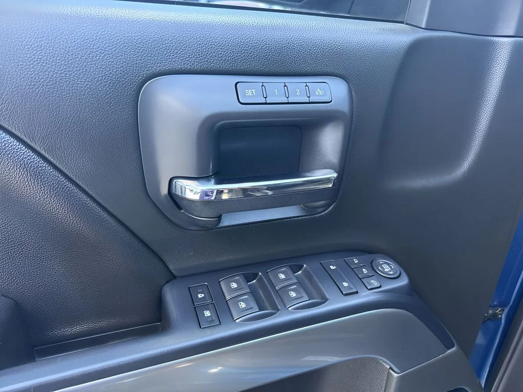 Used 2018 Blue Chevrolet High Country image 29