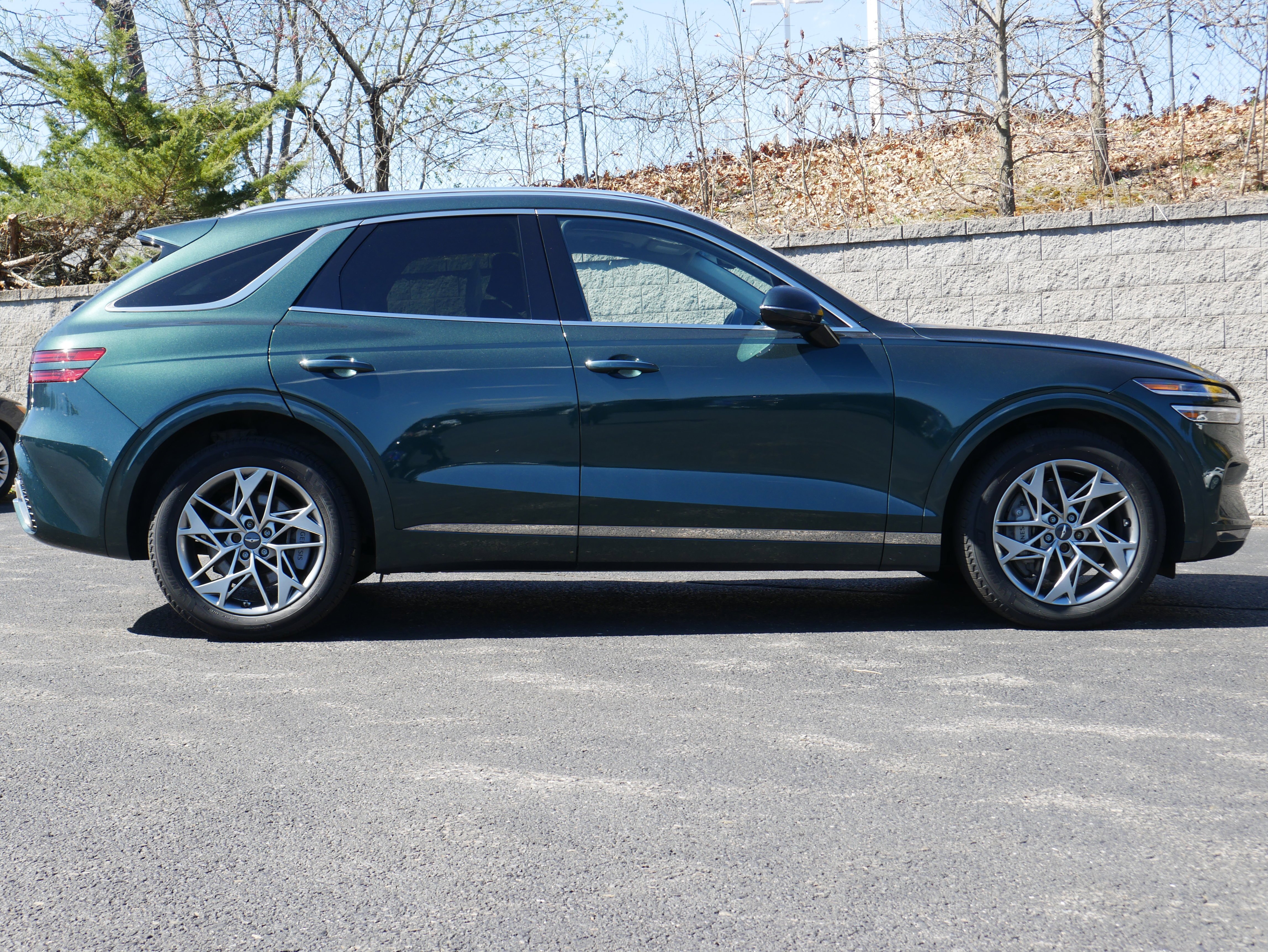 Used 2023 Green Genesis 2.5T AWD image 8