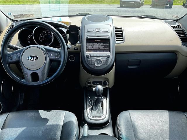 Used 2013 Bright Silver Met Kia ! image 8