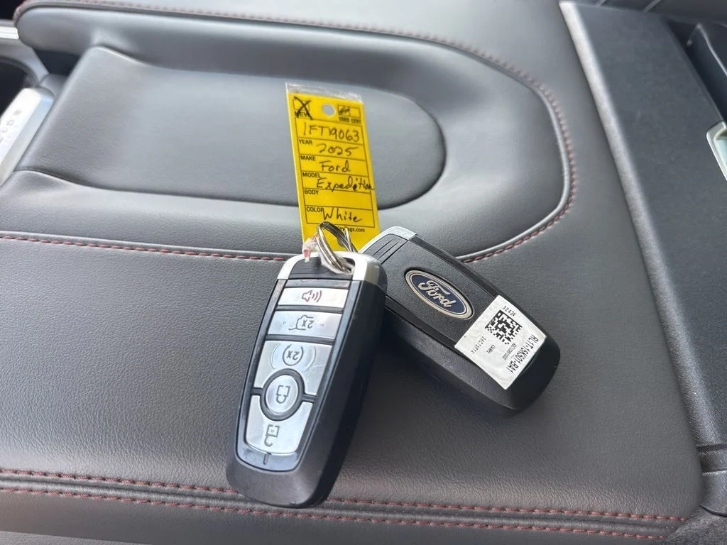 Used 2025 Silver Ford Active image 37