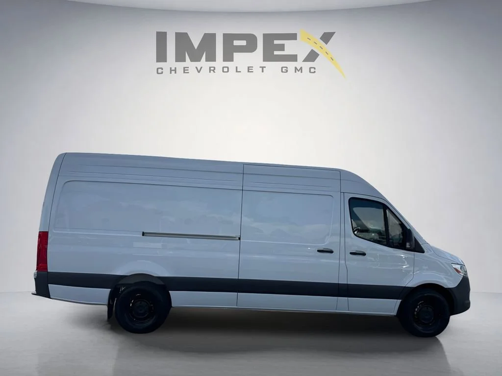 Used 2025 White Mercedes-Benz  image 6