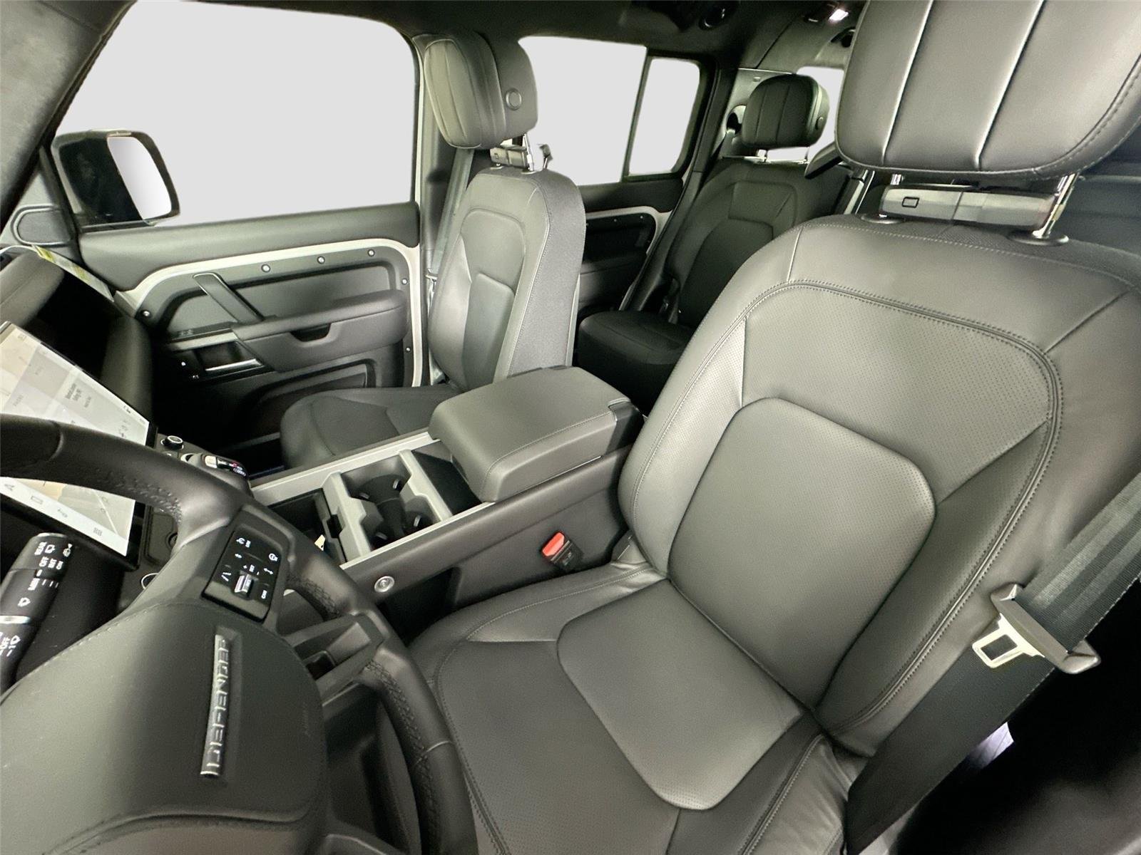 2026 Land Rover Defender X - Photo 21