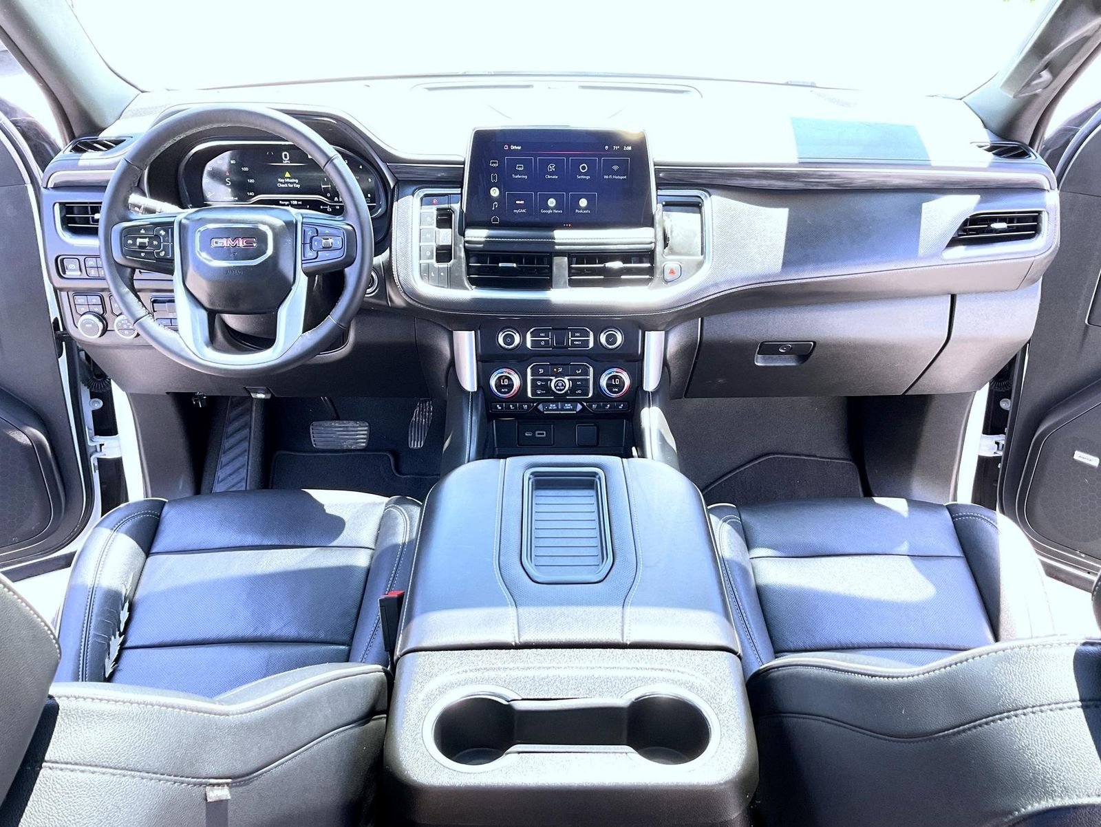 Used 2022 White GMC SLT image 12