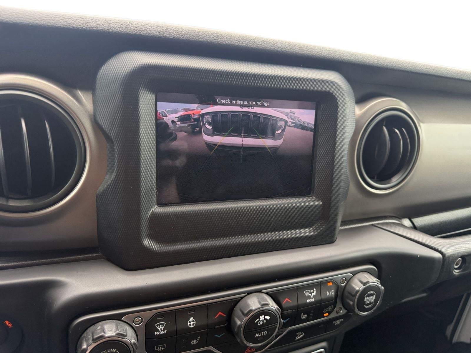Used 2020 Bright White Clearcoat Jeep Freedom image 20