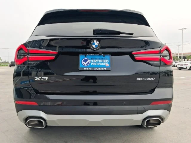 Used 2024 Black BMW sDrive30i image 6