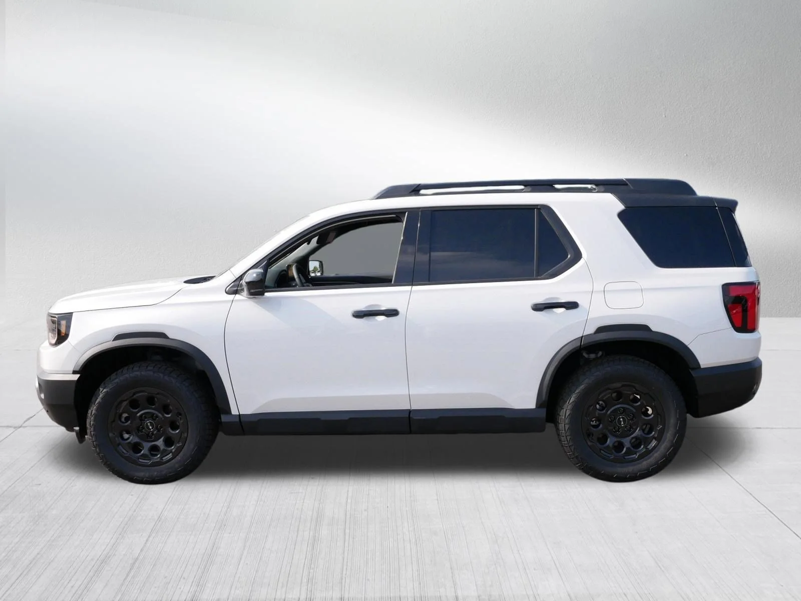 Certified Used 2026 Platinum White Pearl Honda TrailSport Elite Blackout image 4