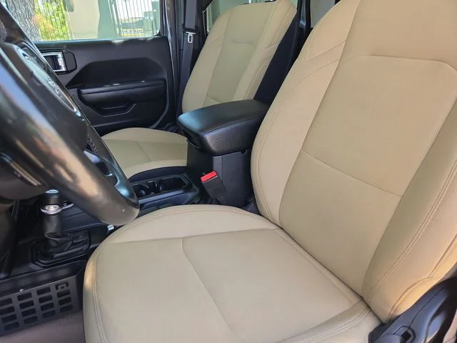 Used 2022 Gray Jeep Sport image 12