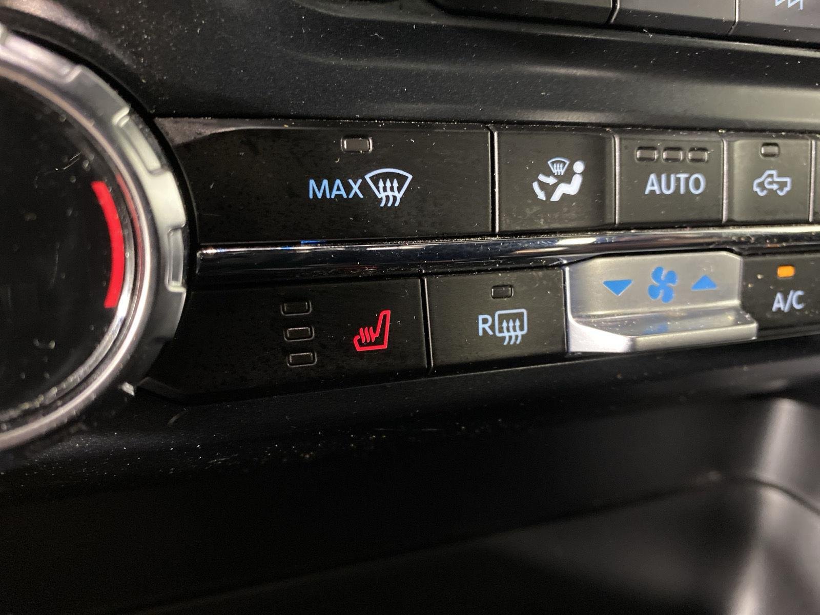 Used 2025 Iconic Silver Ford XLT image 23