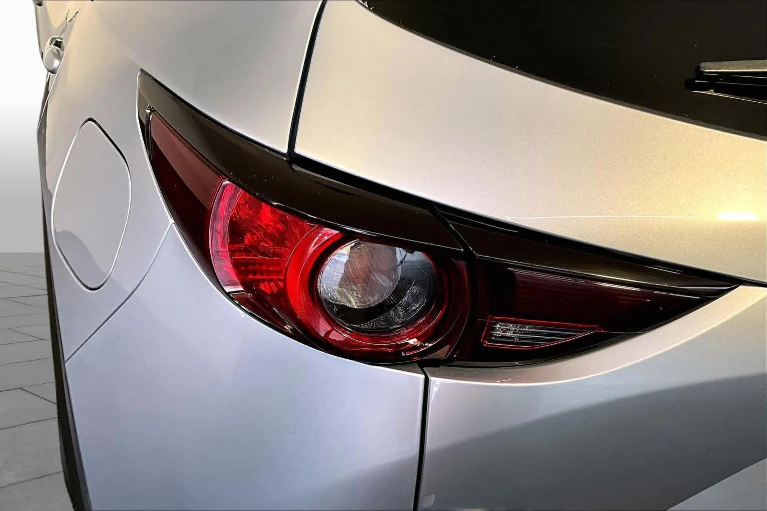 Used 2021 Sonic Silver Metallic Mazda Touring image 28