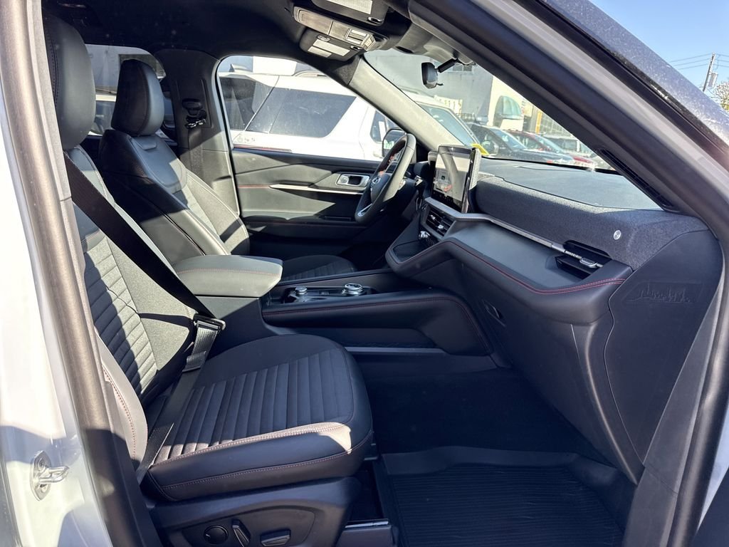 New 2026 Space White Metallic Ford ST-Line image 26