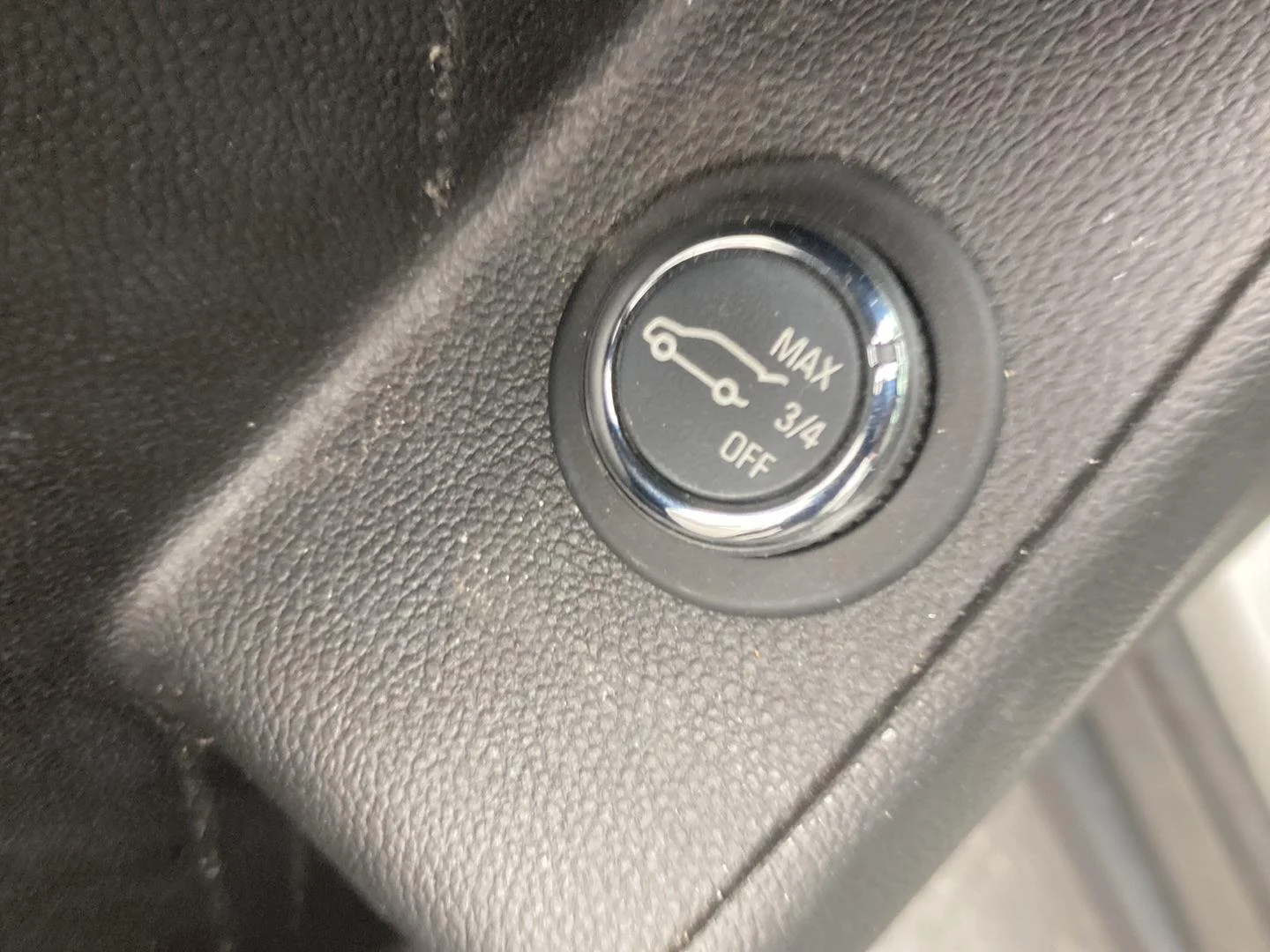 Used 2022 Silver Ice Metallic Chevrolet LT Cloth image 13