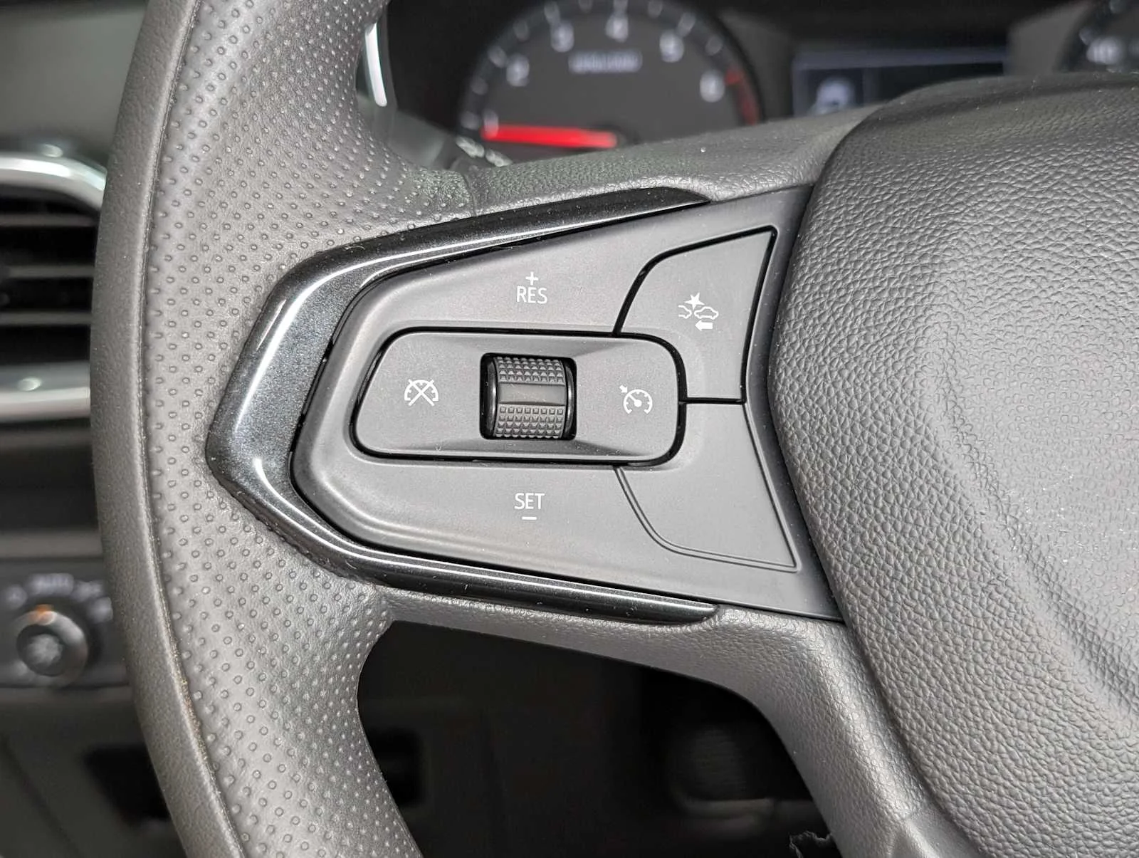 Used 2022 Summit White Chevrolet LT image 36