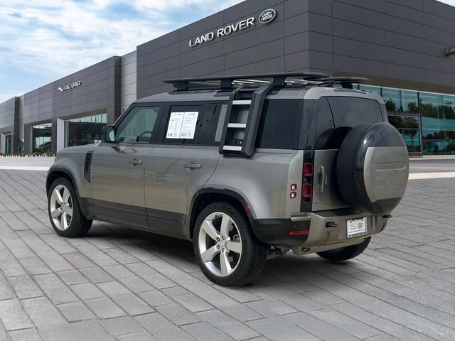 Used 2025 Gold Land Rover X-Dynamic SE image 3