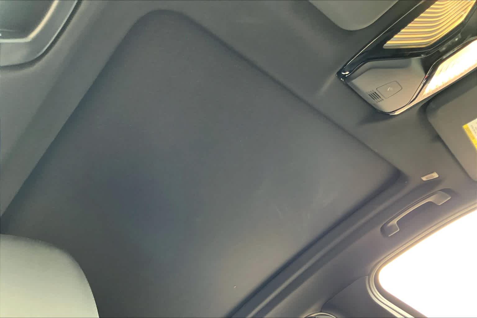 Used 2021 Alpine White BMW xDrive30e image 13