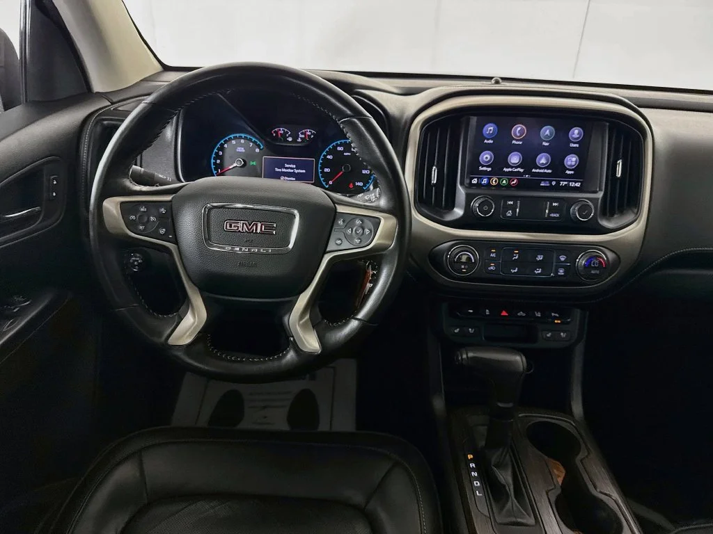 Used 2020 Gray GMC Denali image 27