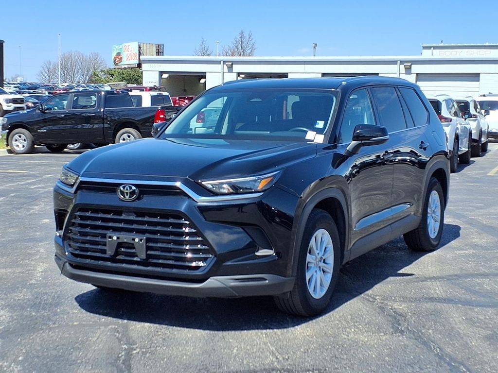 Used 2025 Toyota Grand Highlander Platinum with VIN 5TDAAAB57SS073737 for sale in Kansas City