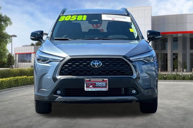 Used 2025  Toyota XLE image 10