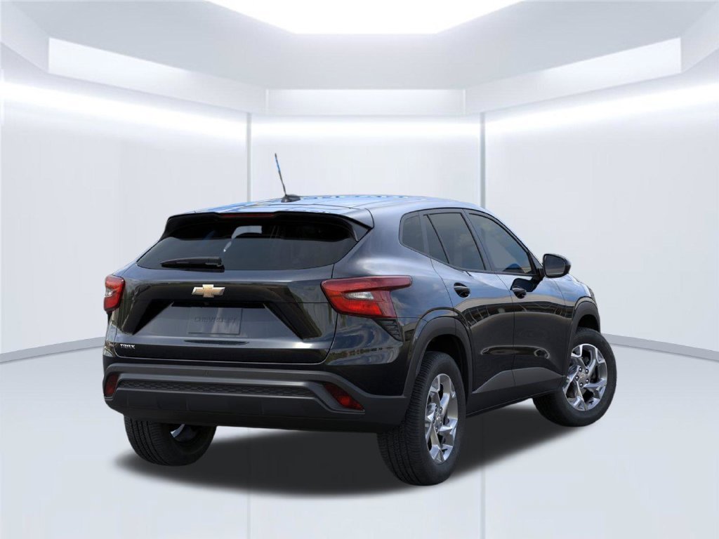 2026 Chevrolet Trax LS - Photo 7