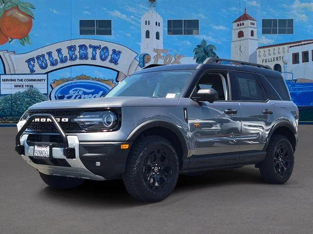 Used 2025 Carbonized Gray Metallic Ford Badlands image 3
