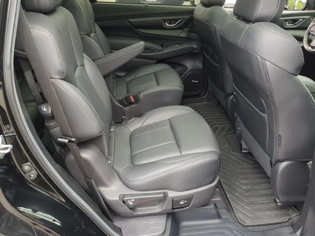 Used 2025 Black Subaru Onyx Edition Touring image 39