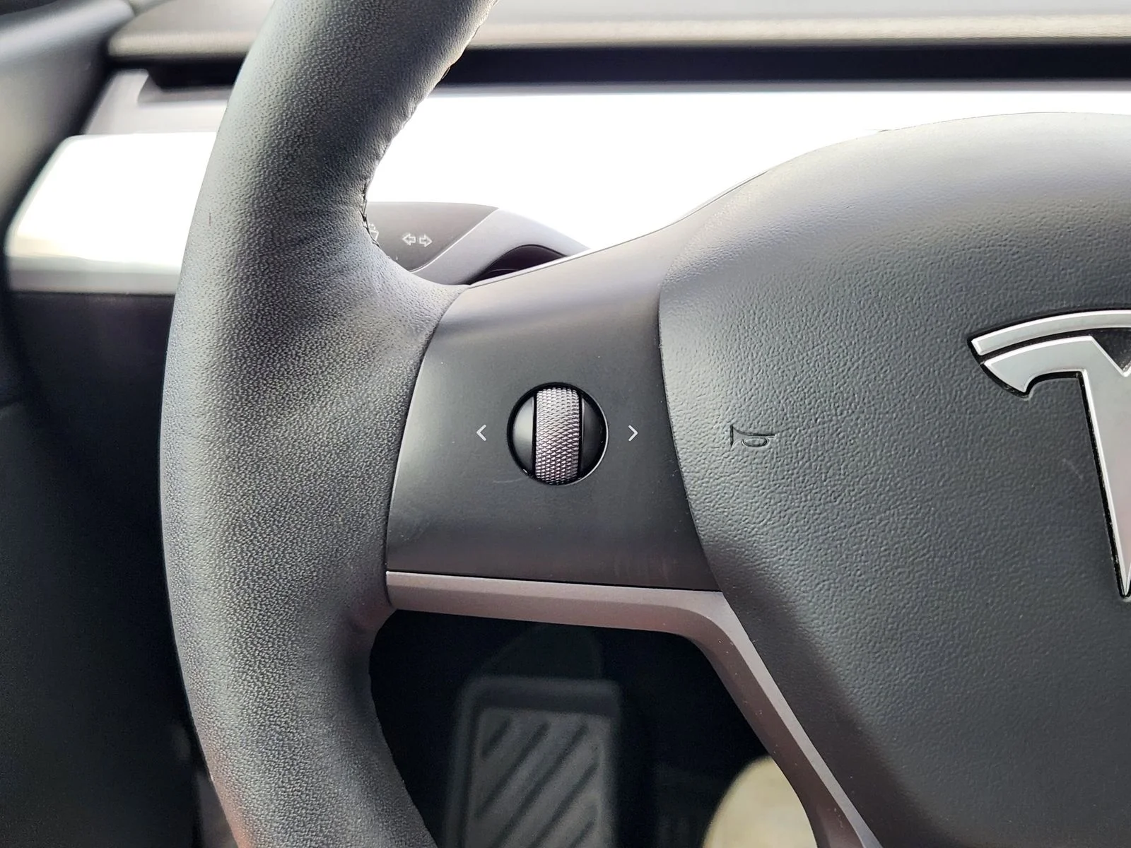 Used 2022 White Tesla Long Range image 26