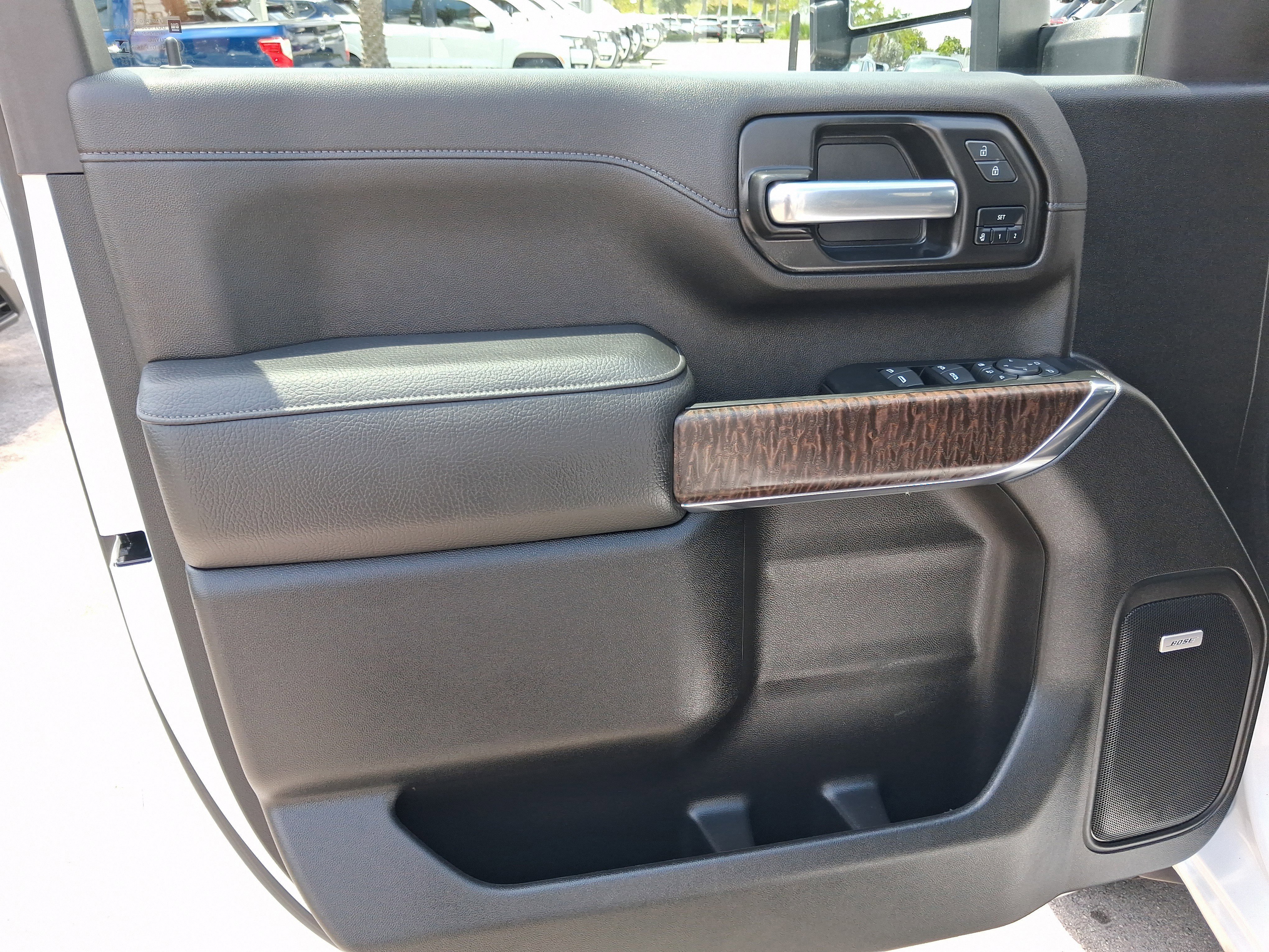 Used 2023 White GMC Denali image 17