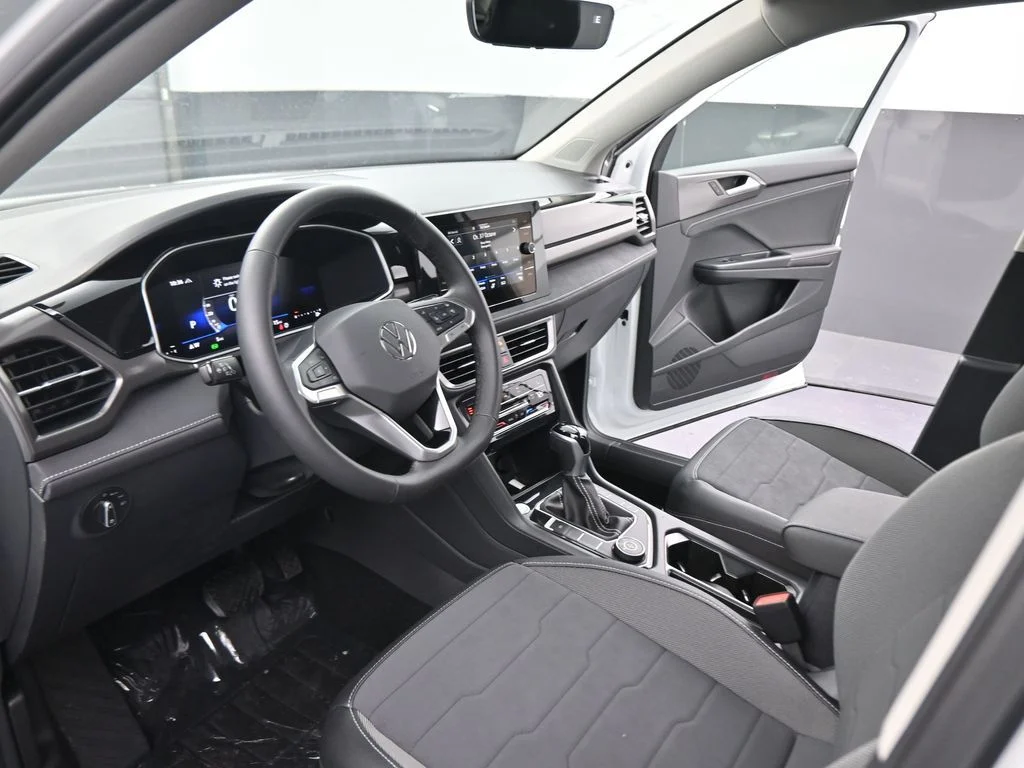 2026 Volkswagen Taos SE Black - Photo 38