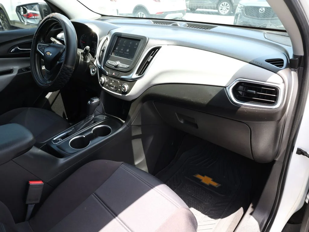 Used 2019 White Chevrolet LS image 17
