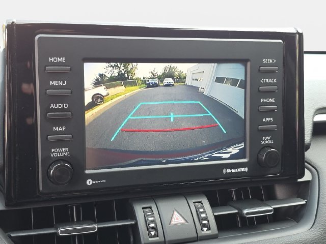 Used 2021 Red Toyota XLE Premium image 21