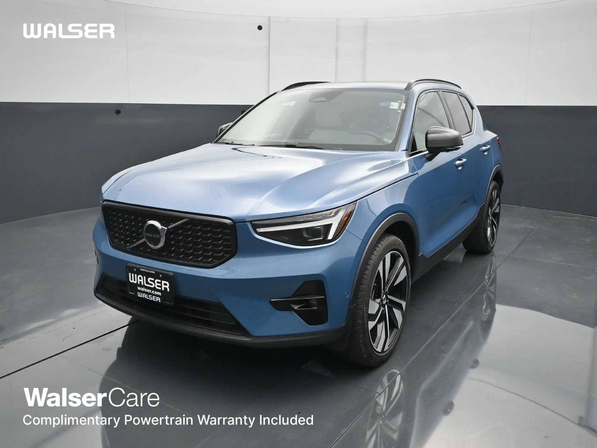 2025 Volvo XC40