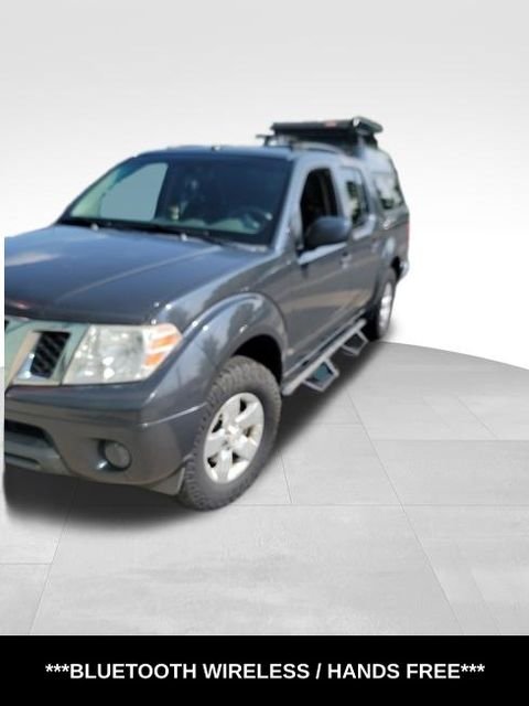 Used 2013 Black Nissan SV image 3