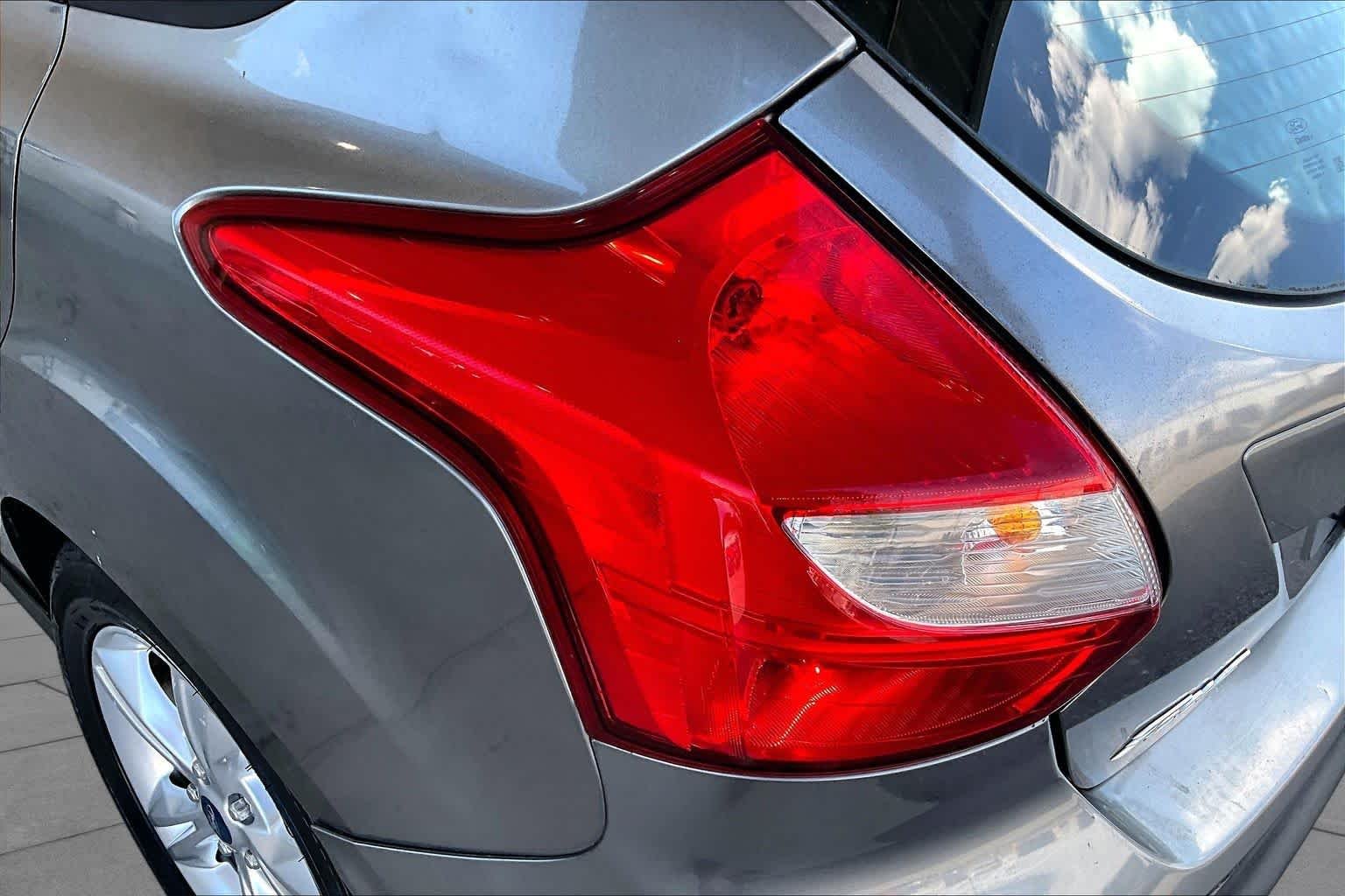 Used 2014 Sterling Gray Metallic Ford SE image 26