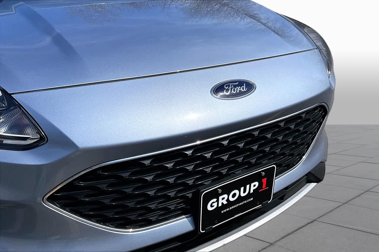 Used 2022 Iced Blue Silver Ford SE image 31